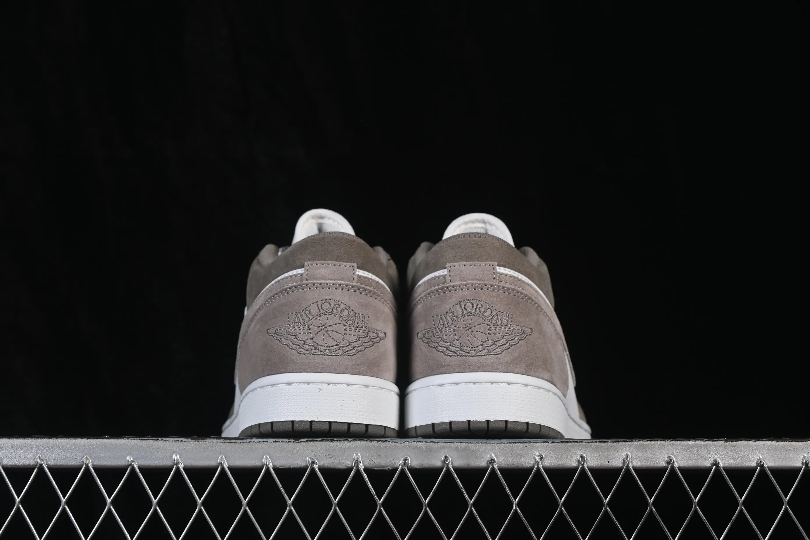 All categories Air Jordan Jordan series basketball shoes Air Jordan 1 Low Air Jordan 1 Low AJ1 Joe 1 white gray low-top retro cultural basketball shoes 553558-046